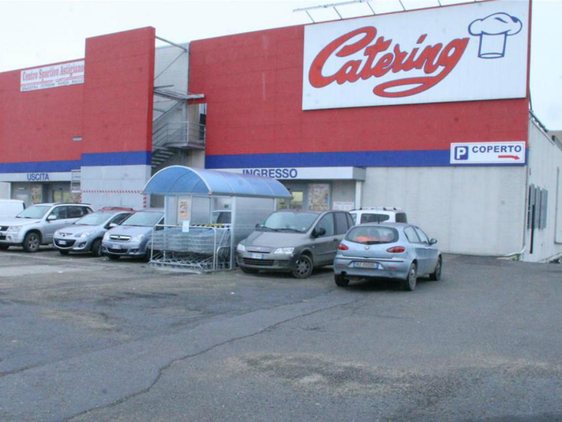 Colpito da un infarto dopo aver pagato la spesa