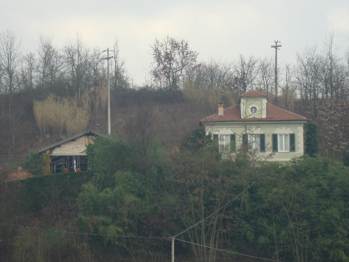 Incendio a Incisa Scapaccino<br/>distrugge intera abitazione