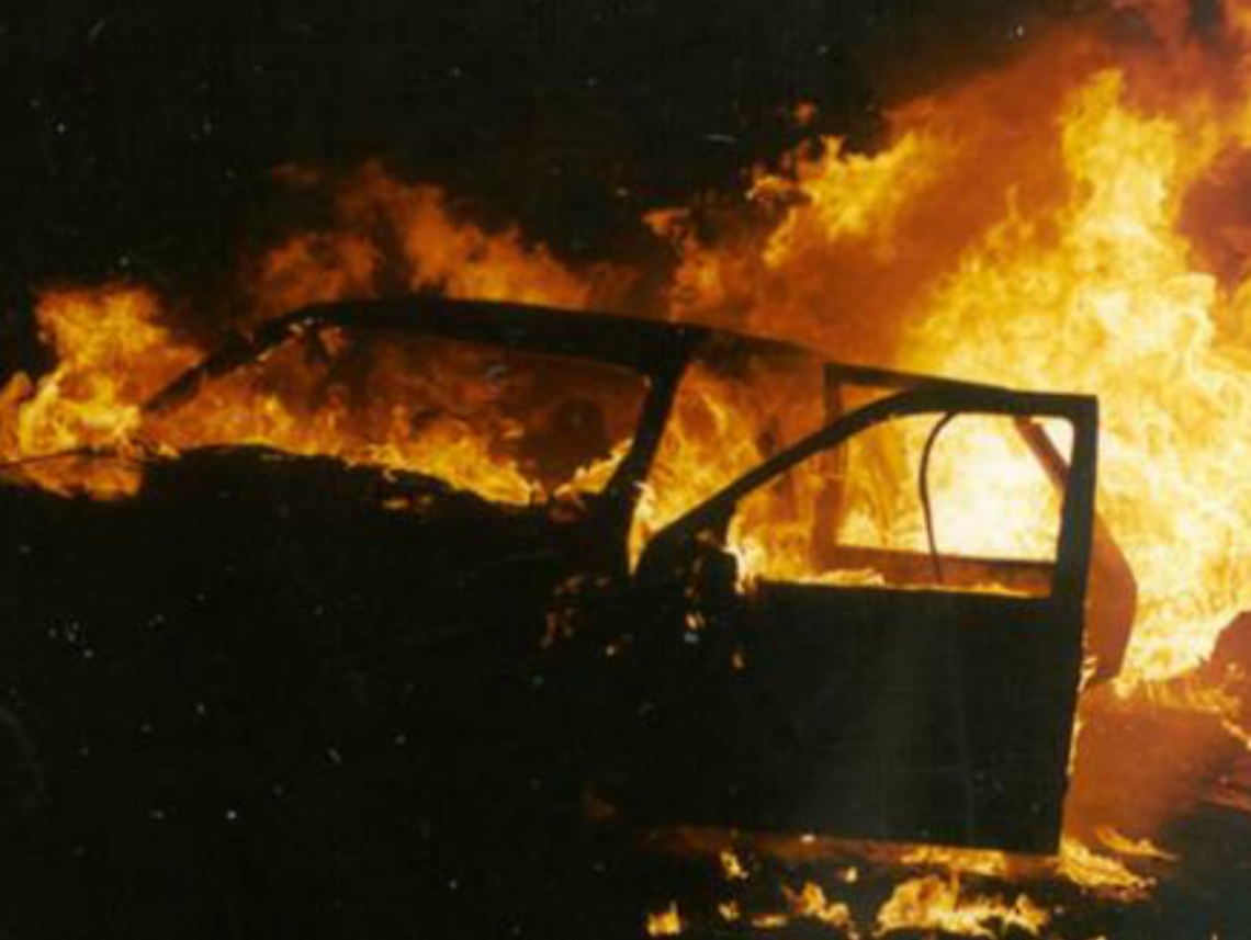 San Martino Alfieri, auto in fiamme<br/>Nell'abitacolo la colonnina di un distributore