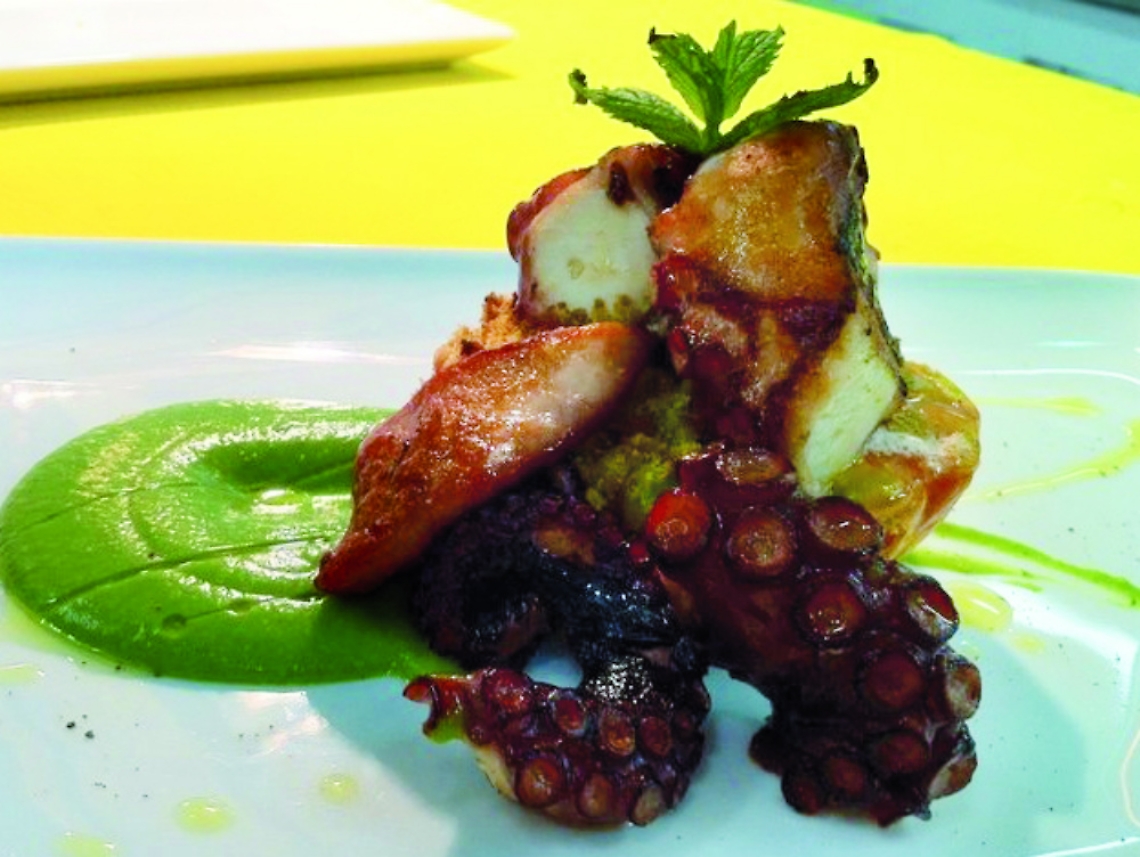 Polpo arrostito con crema di piselli