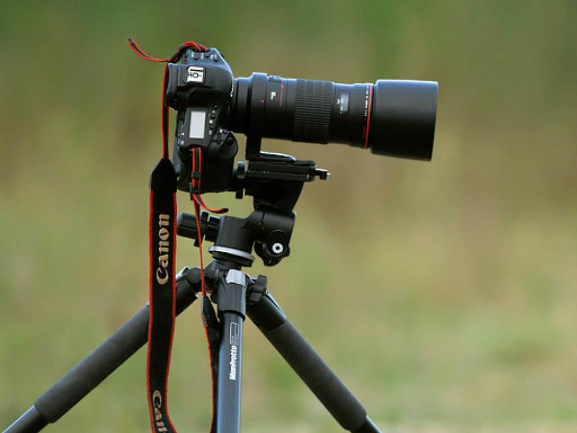 Si inizia con reflex, cavalletto e microfono