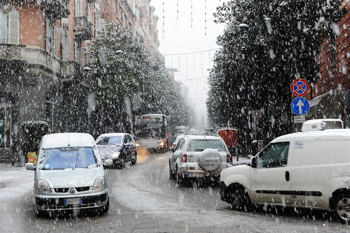 Una nevicata da 130mila euro<br/>Le scuole restano aperte ad Asti