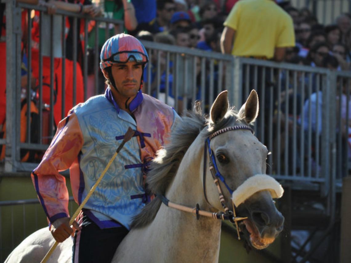 Si costituisce parte civile nel processo<br/>contro il fantino Bartoletti