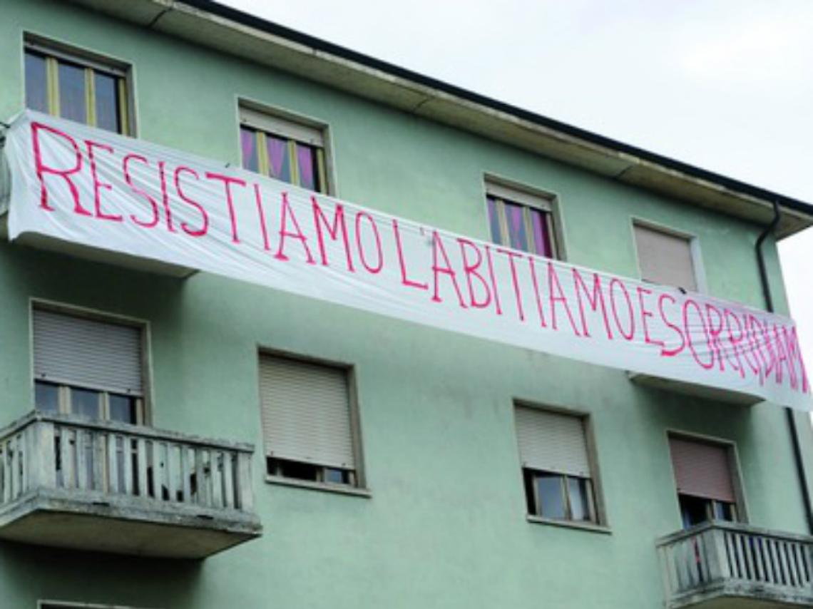 Scade oggi il rinvio della casa occupata
