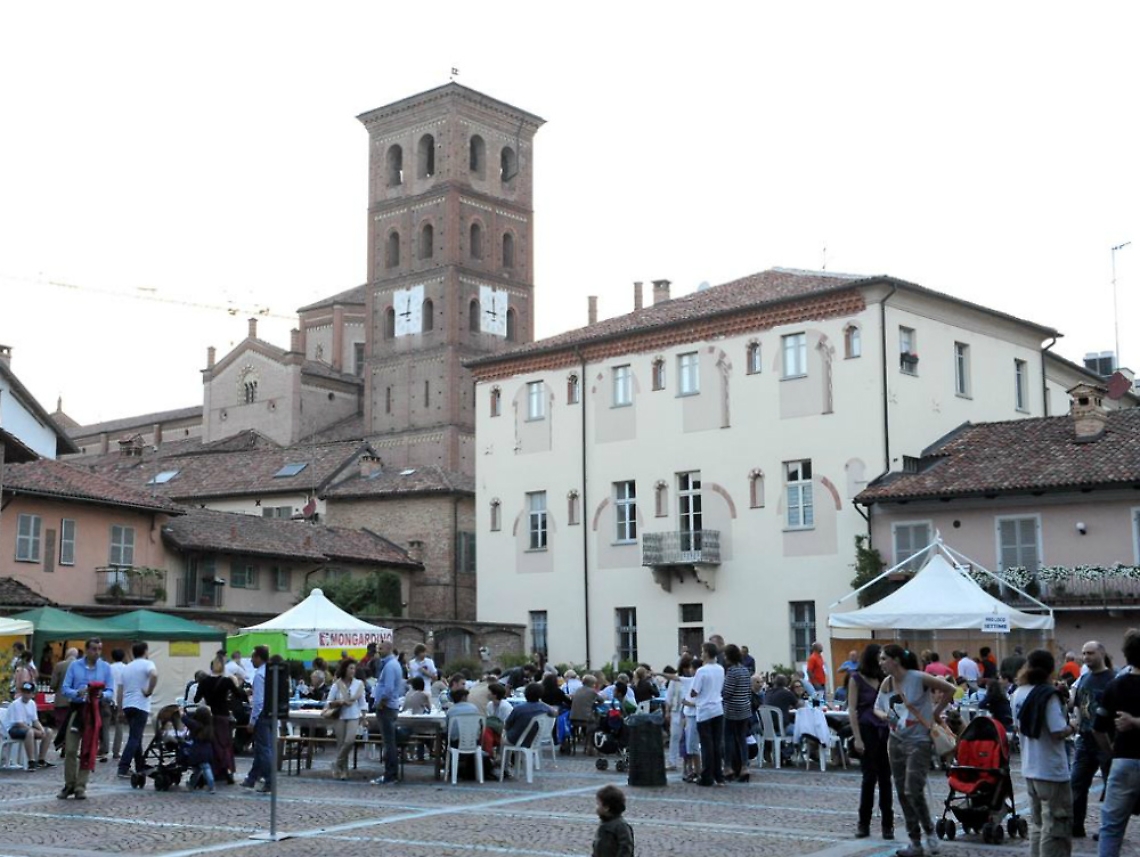 Dodici piatti all'ombra della Cattedrale<br/>Presentato il "Gustadom" 2015