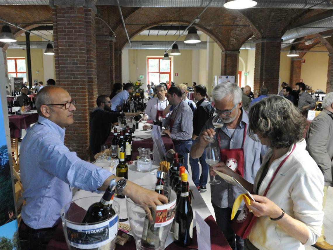 Il buono sconto sulle bottiglie<br/>consente qualche affare a Vinissage