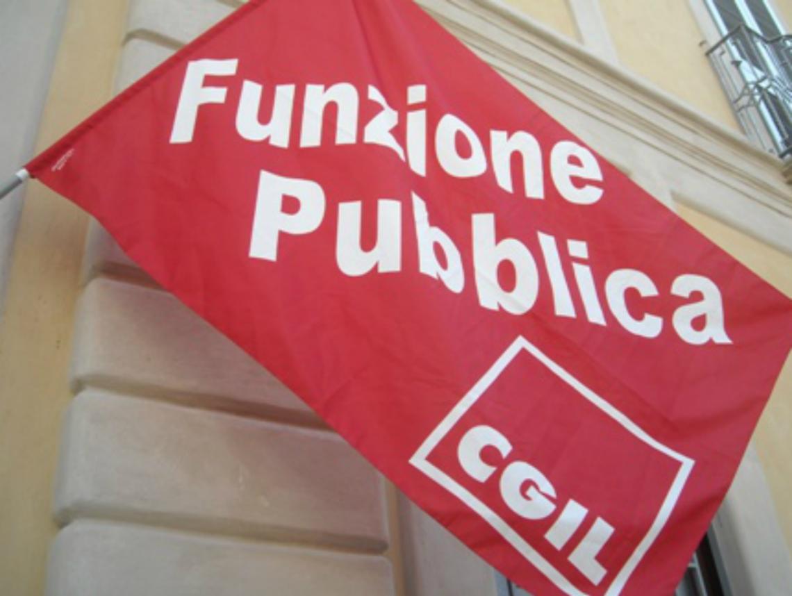 Bloccati i premi di produzione<br/>Sindacati pronti a far causa al Comune