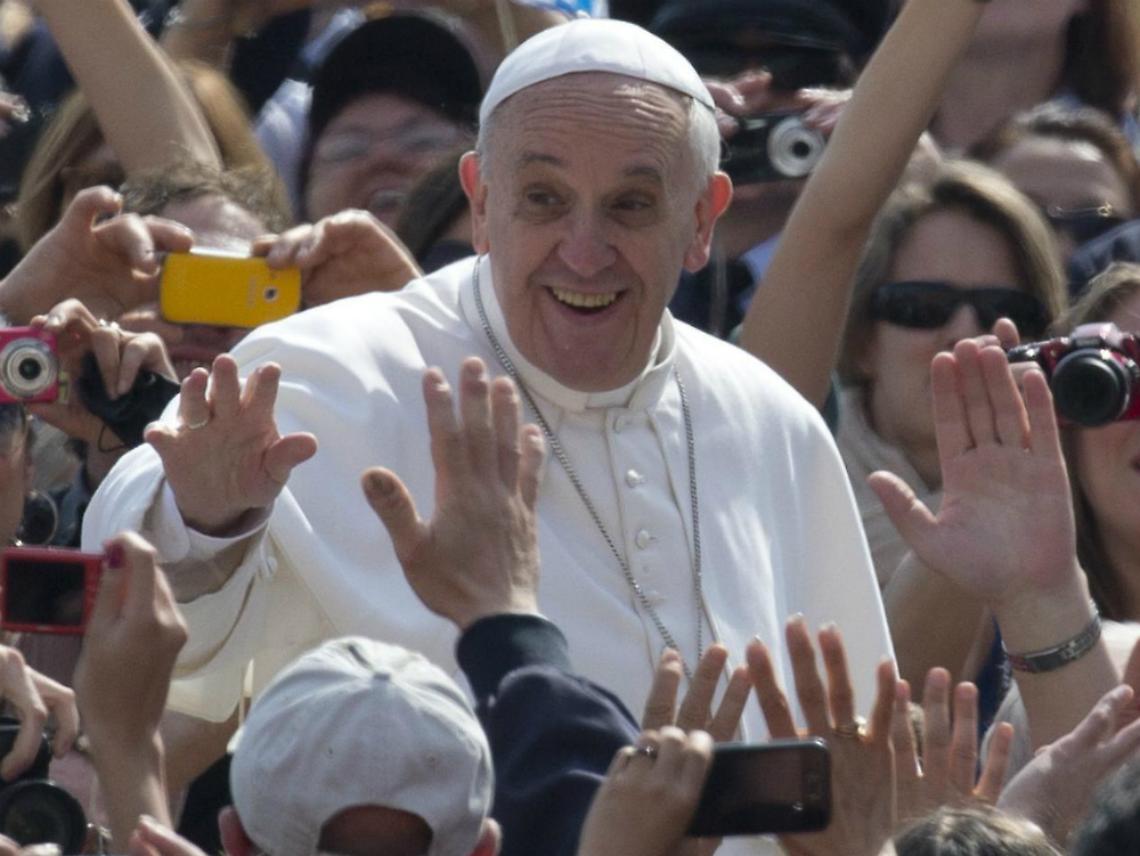 Maxischermi nel centro di Torino<br/>per seguire la messa del Papa