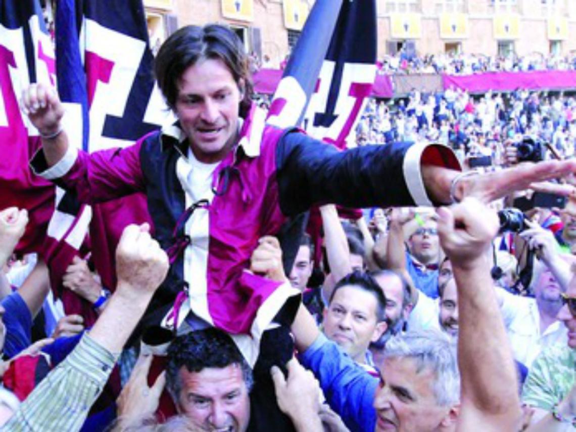 Palio di Siena: Oca o Nicchio<br/>per Titt&igrave;a. Torre: Trecciolino in pole