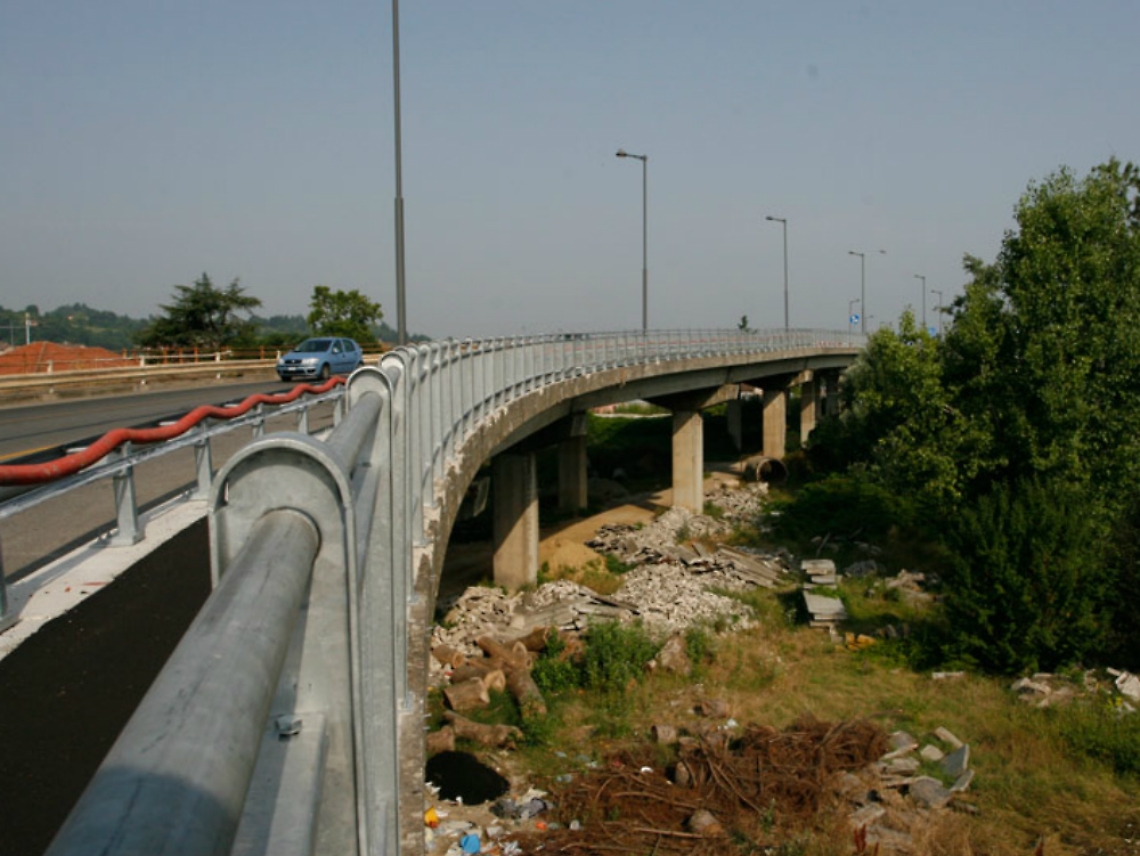 Manca il permesso dalle Ferrovie,<br/>bloccati i lavori al Cavalcavia Giolitti