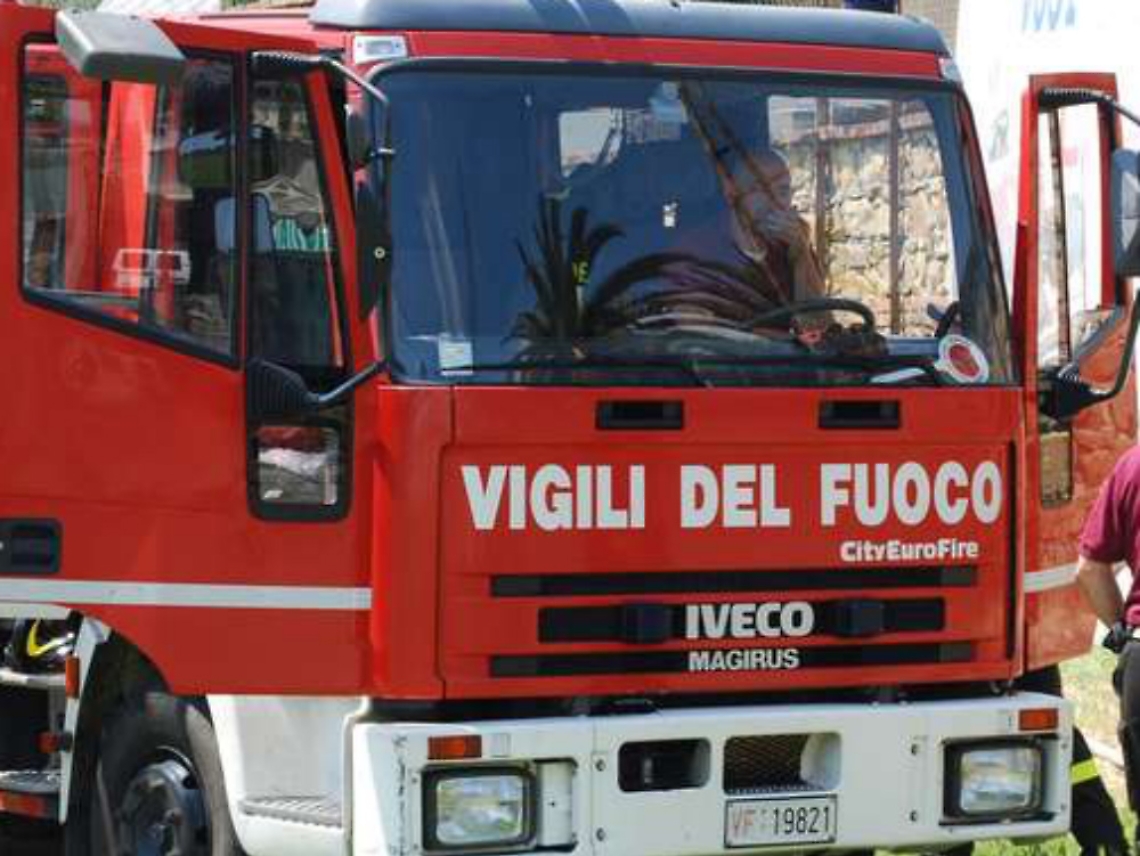 Prende fuoco il deumidificatore,<br/>donna intossicata dal fumo