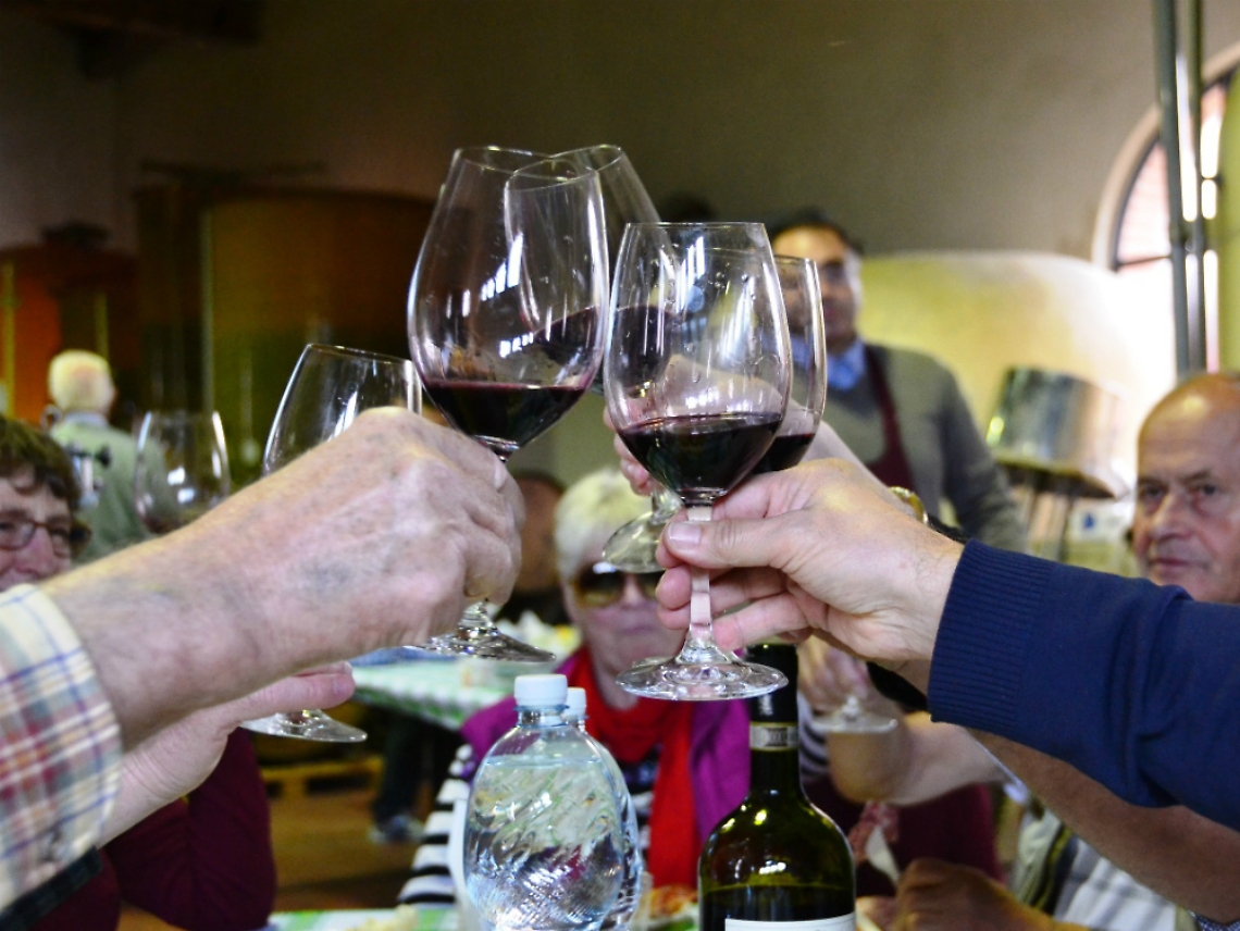 Costigliole, "Calici di stelle"<br/>con i piatti dell'Icif luned&igrave; al castello