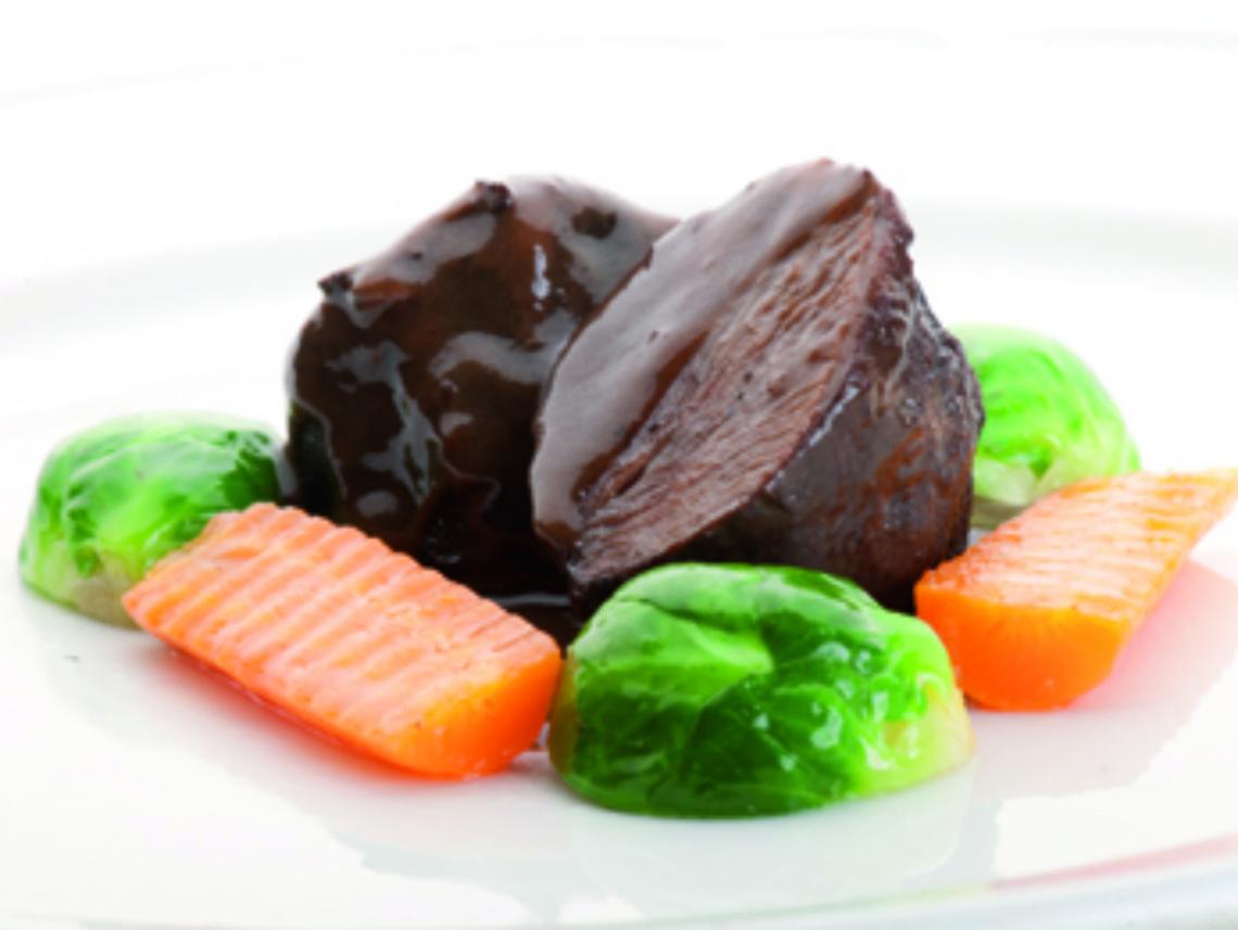 Bocconcini di tenerone stufati alla Barbera con timballo di polenta