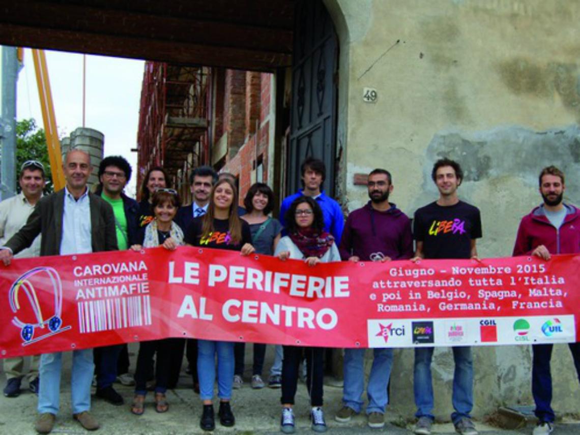 La carovana antimafia<br/>al cantiere di Cascina Graziella