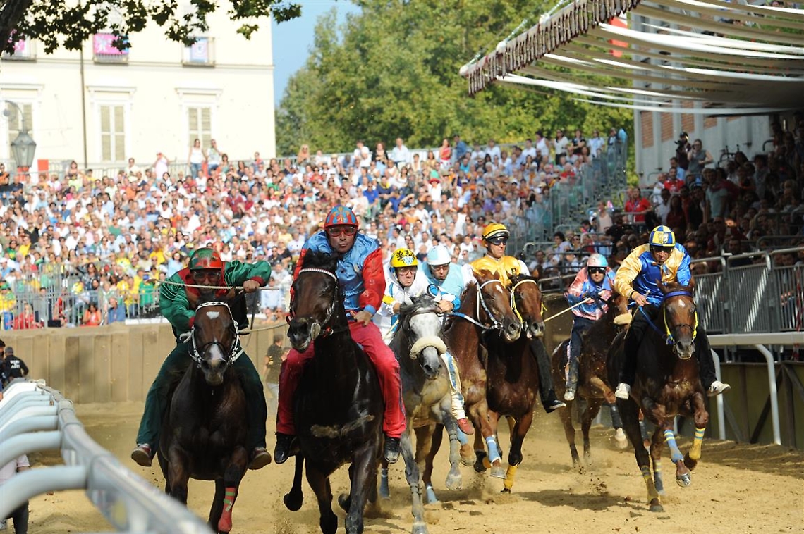 Prima, seconda e terza batteria<br/>Cos&igrave; si partir&agrave; dallo steccato