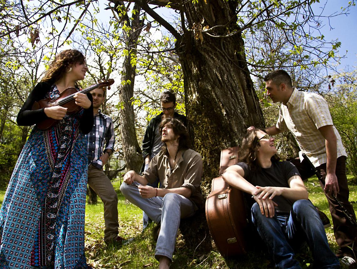 Festa occitana per Indi(e)avolato<br/>e domenica il Rovelli cantautore