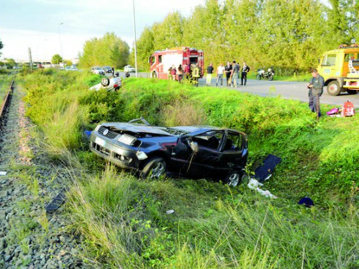 Incidente via Maggiora: un sorpasso<br/>finito male, gravissime madre e figlia