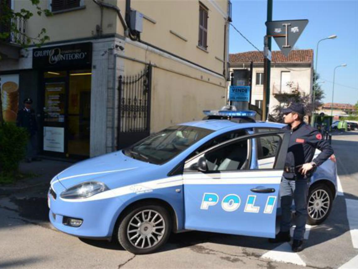 Si affaccia dalla finestra e si accorge del furto