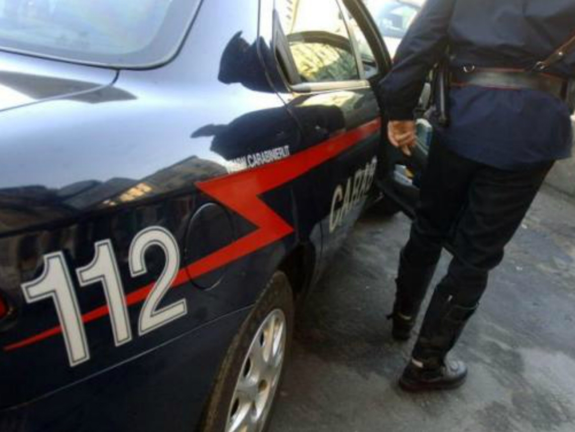 Sorpresi a rubare in cantina,<br/>due denunciati dai carabinieri