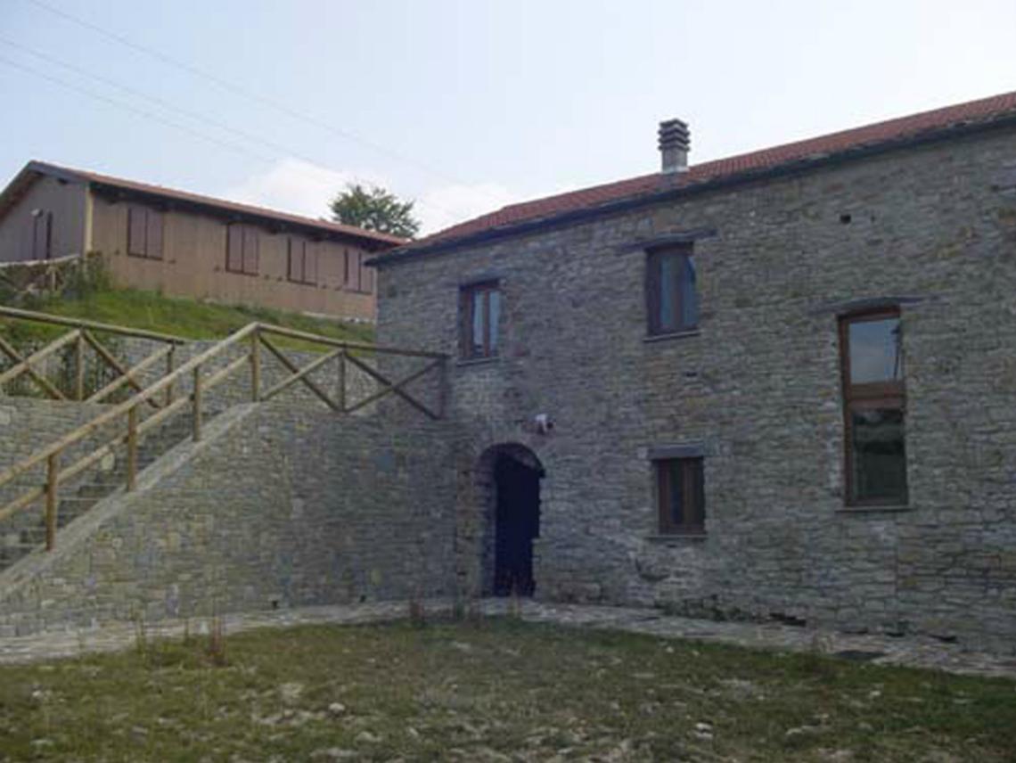 Allasta la cascina<br/>della Comunit&agrave; montana