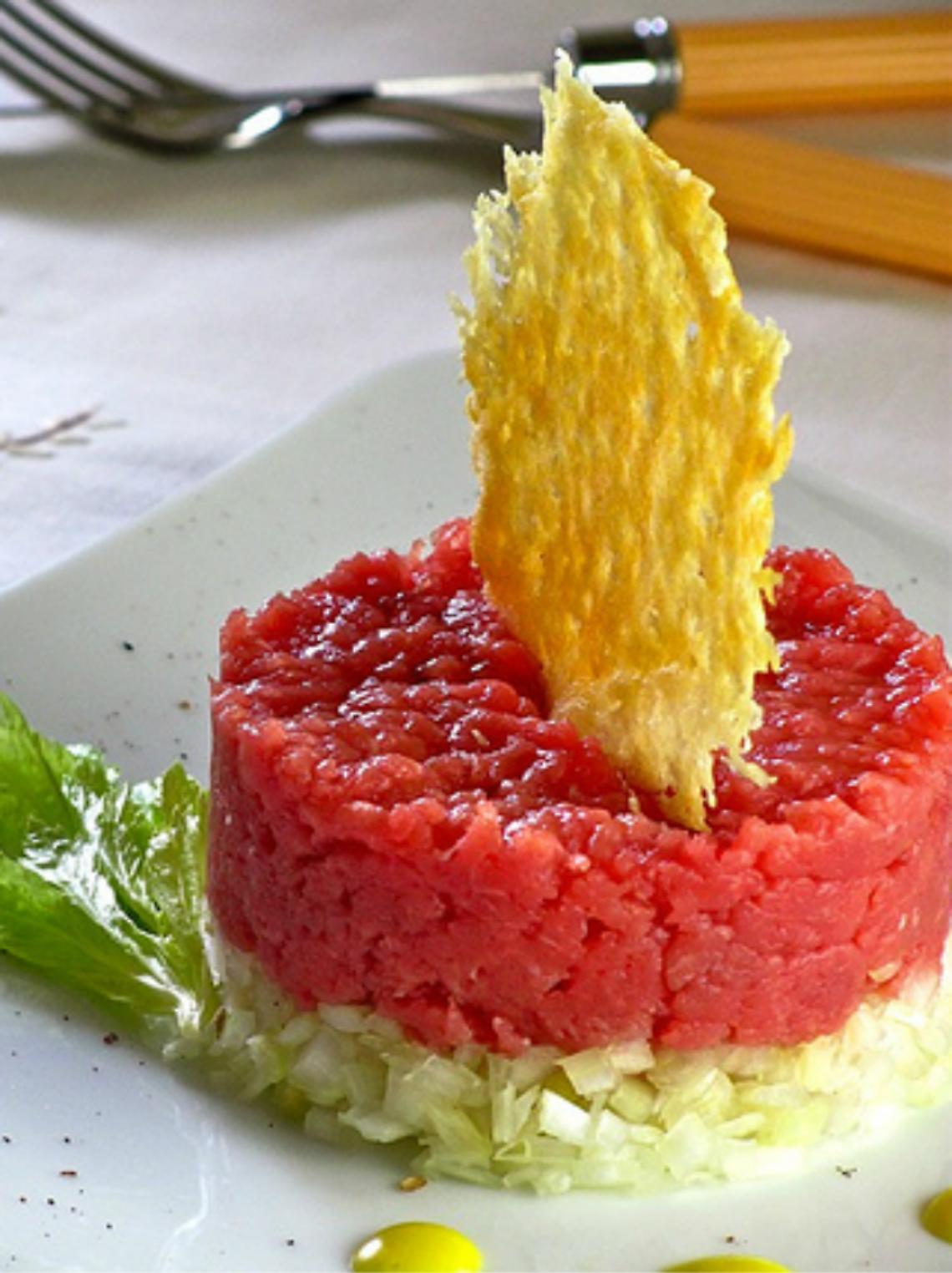 Carne cruda di Fassona battuta al coltello