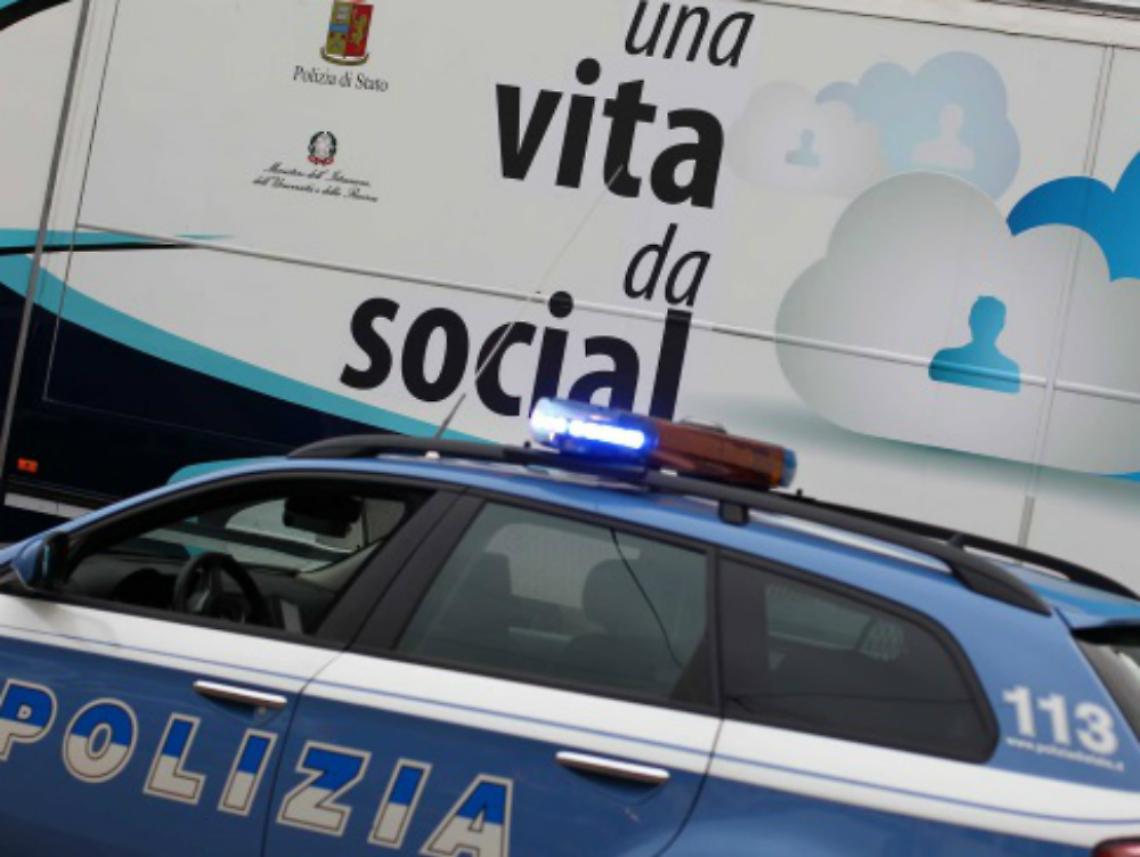 "Una vita da social", mercoled&igrave;<br/>il bus della Polizia in piazza