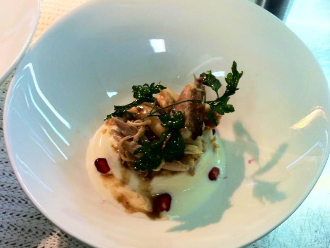 Insalata di cappone con crema di cavolfiore e vaniglia