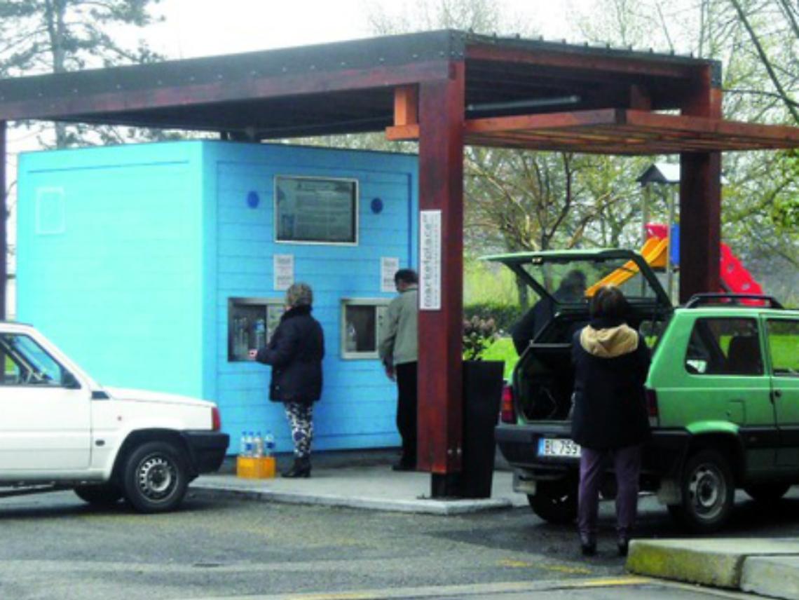 Mille litri al giorno: a Canelli<br/>la casetta dellacqua piace sempre pi&ugrave;