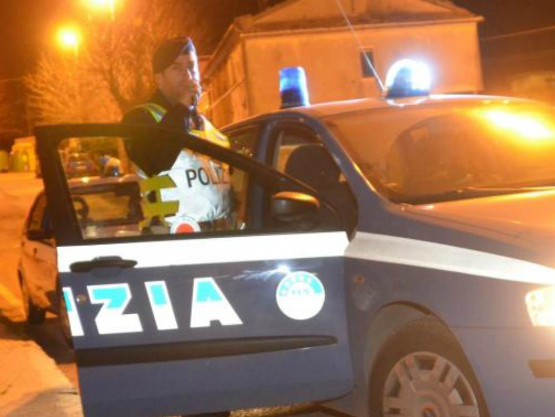 Non vogliono lasciare la festa,<br/>prendono a pugni un organizzatore