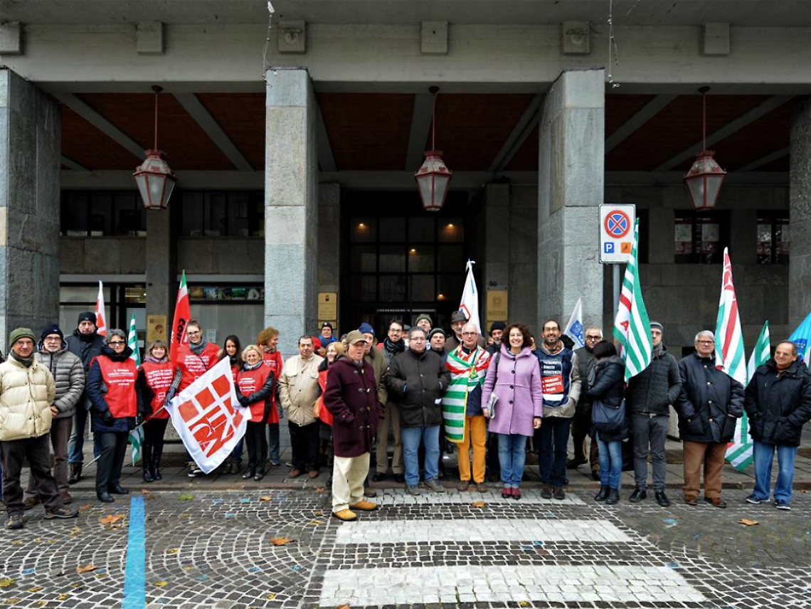 Patronati in piazza<br/>&laquo;I tagli vanno azzerati&raquo;