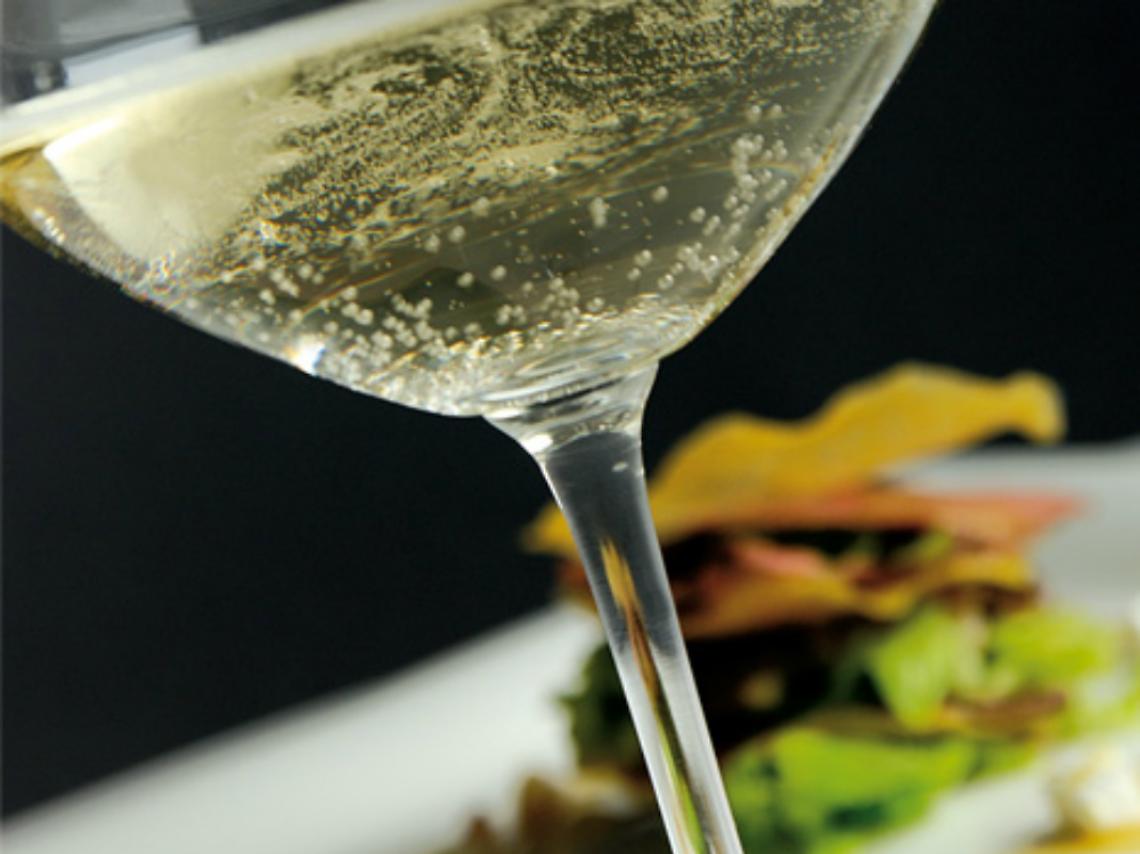 Una coppa di Asti ad ogni acquisto