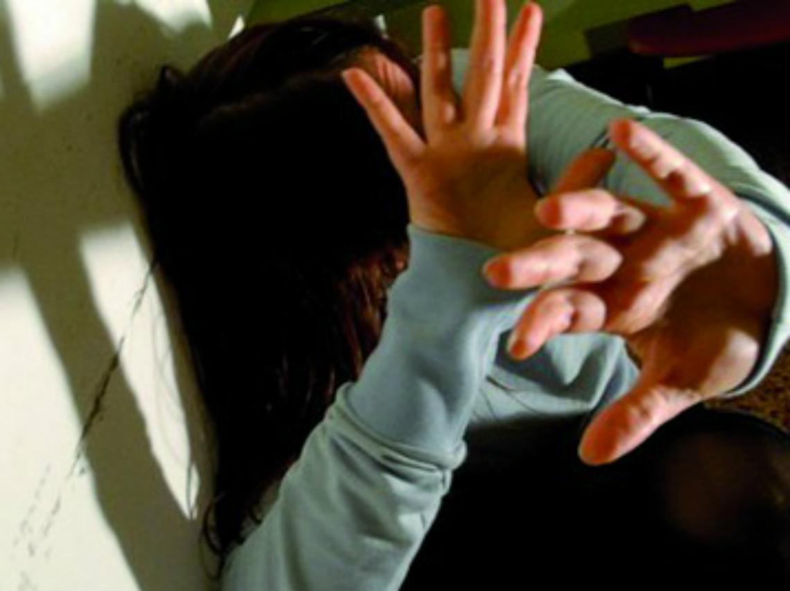 Violenze domestiche in aumento<br/>nel 2015: 158 i casi, 126 sono donne