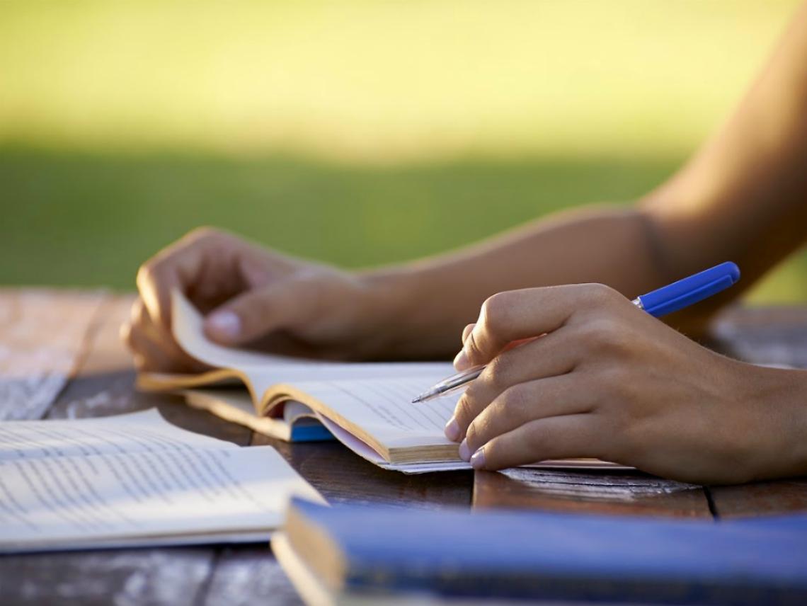 Assegni di studio: aperte le domande<br/>per frequenza, libri e trasporti