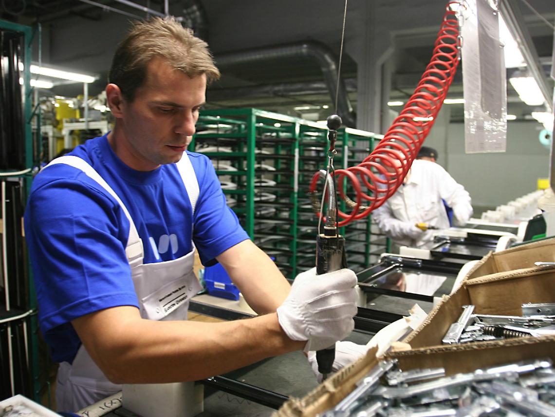 Finalmente gli stipendi arretrati<br/>per i lavoratori della Autoequip?