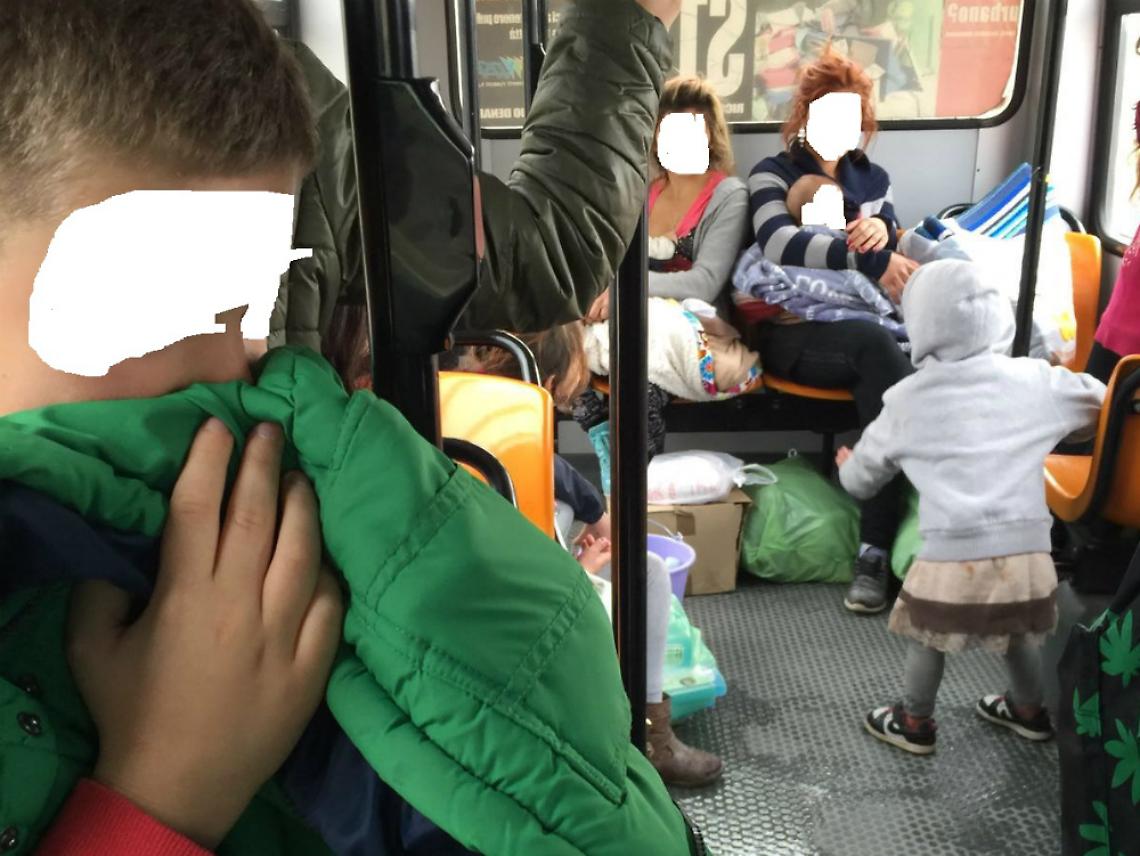 Sullautobus per San Grato<br/>i nomadi "la fanno da padroni"