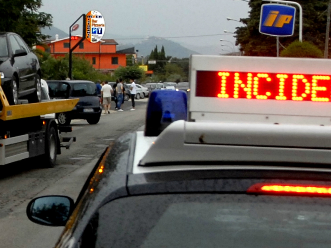 Sulle strade si muore da giovani sia a piedi che in auto!