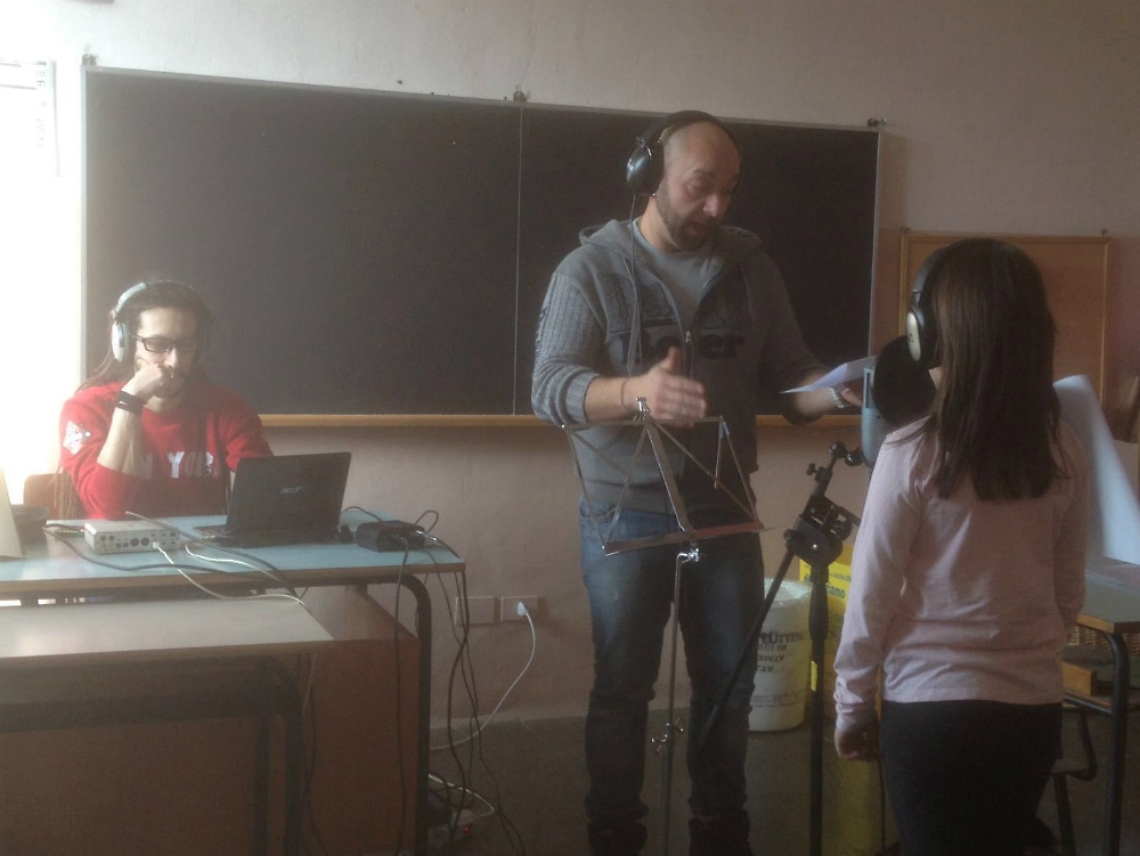 Una mattina di rap a scuola, e l'aula<br/>diventa uno studio di registrazione
