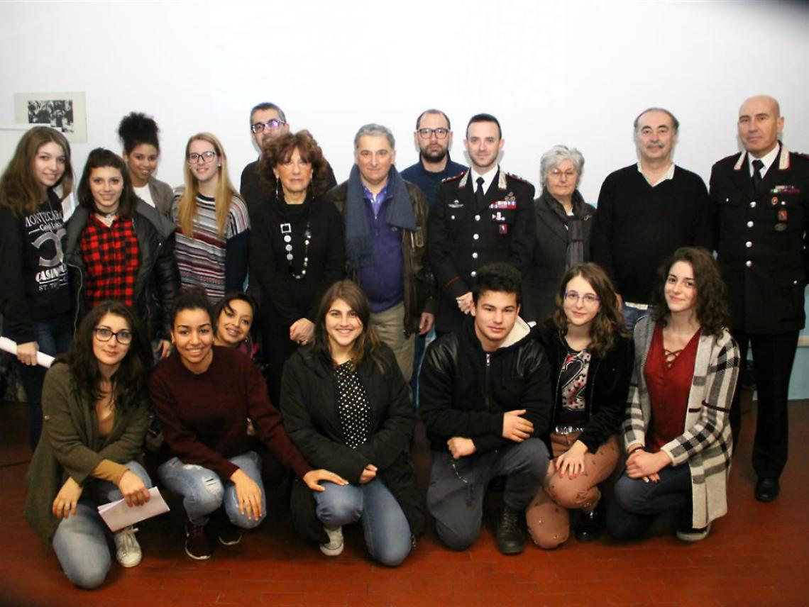 Vivere la scuola, anche al pomeriggio<br/>E' l'educazione "alla pari"