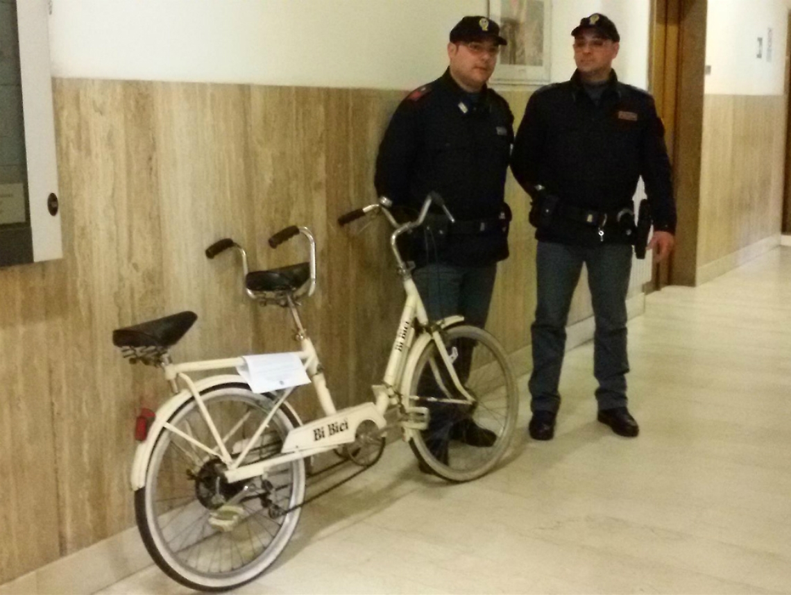 Arrivano in tandem e forzano auto<br/>Arrestati due minorenni