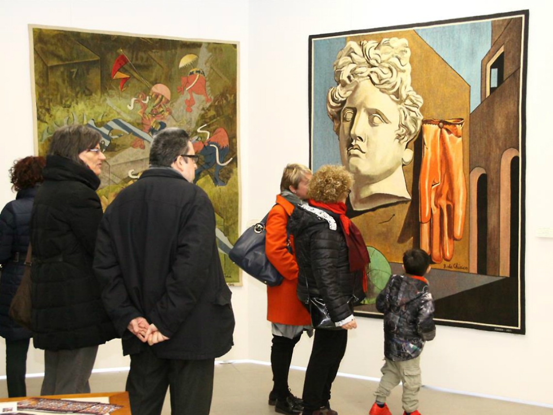 De Chirico, Ernst, Piano e gli altri<br/>rivivono negli arazzi di Scassa
