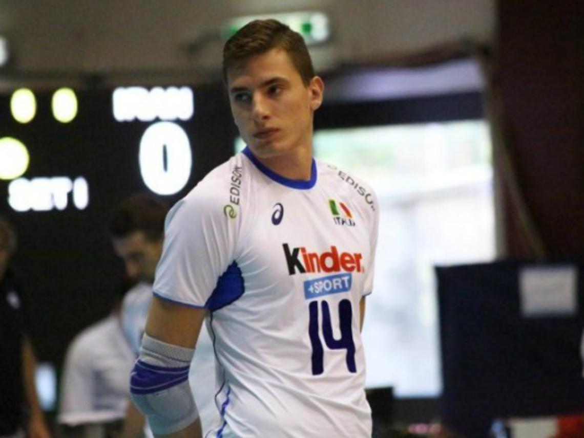 Il rosa fuori moda, i problemi dell'Hasta Volley e l'infortunio di Matteo Piano