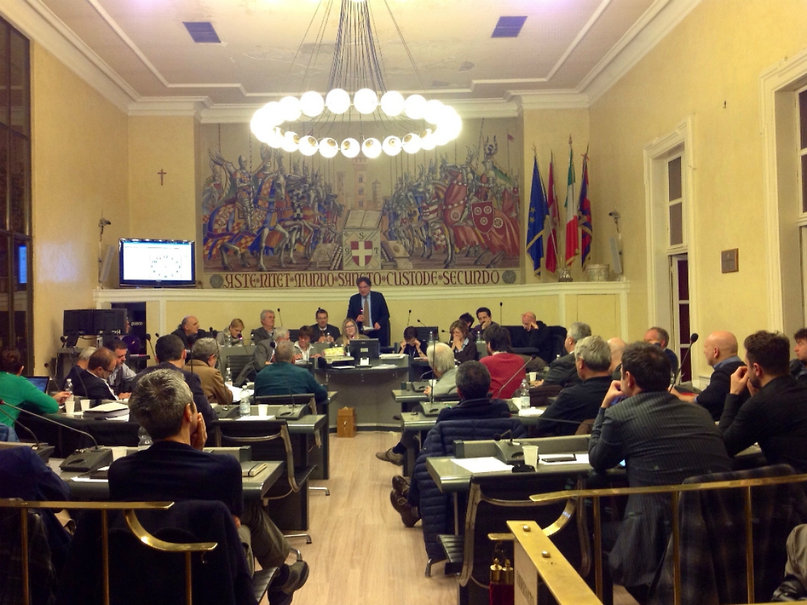 Via libera al Bilancio 2016, Brignolo:<br/>&laquo;Per la prima volta gi&ugrave; le tasse&raquo;