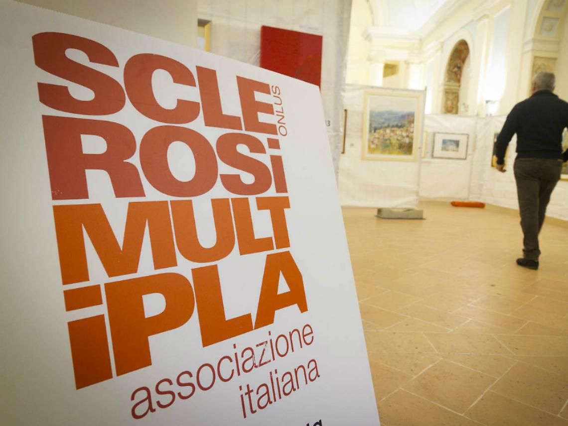 Volontari Admo e Aism in piazza<br/>con colombe e gardenia