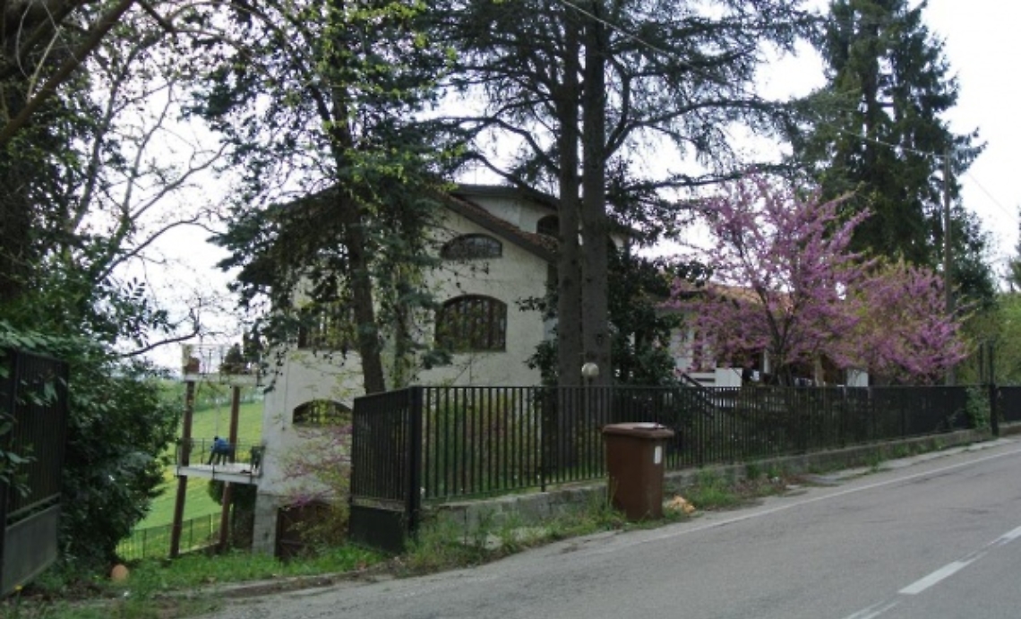 Montiglio, la villa che ospita i profughi &egrave; inagibile