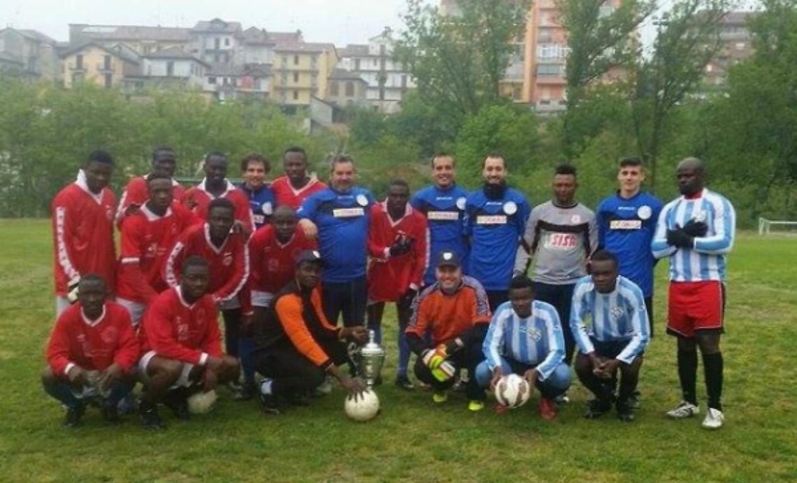 A Costigliole un triangolare con i profughi