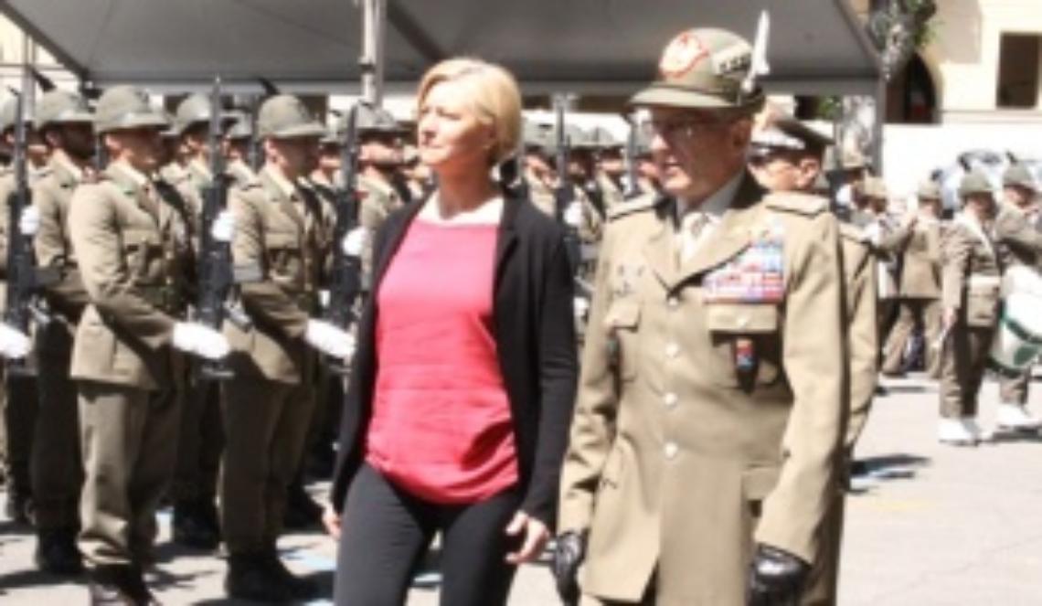 Il Ministro della Difesa &egrave; giunto in tribuna donore