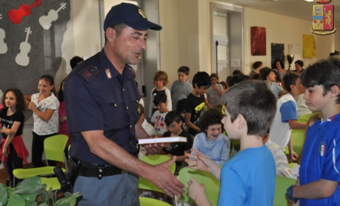 Il diario della polizia per la scuola elementare