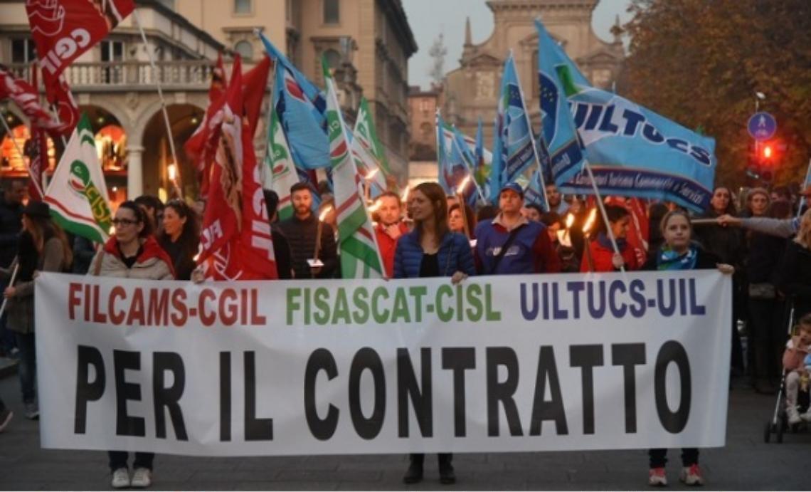 In piazza i lavoratori del turismo e servizi