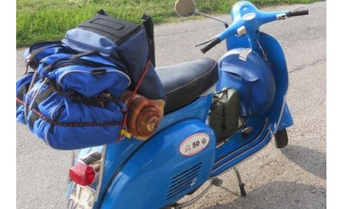 Va alla cena degli alpini: derubato della Vespa