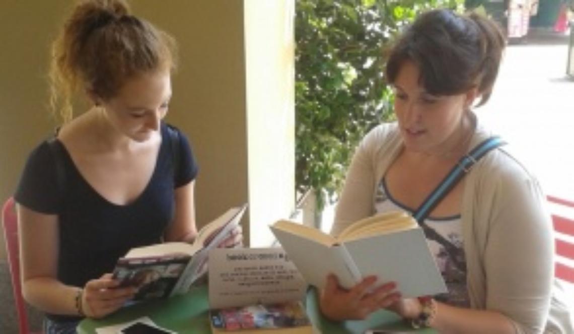 Il centro come un salotto grazie al bookcrossing